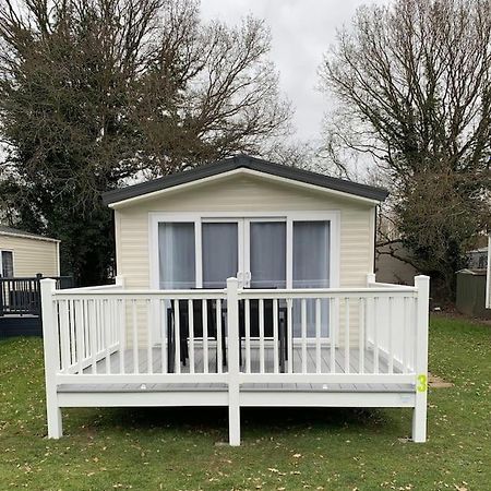 Kellysholidayhomes New Malton 3 Bedroom Caravan Weeley Exterior photo